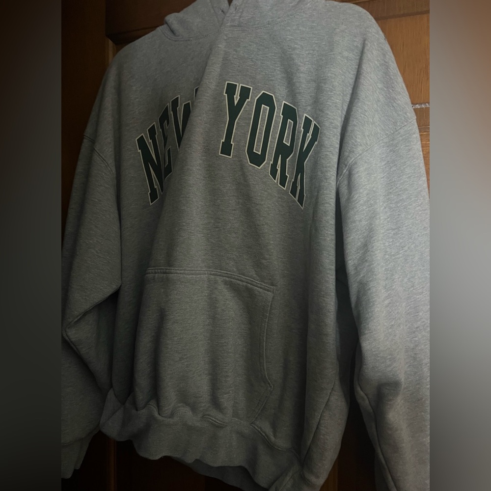 Brandy Melville New York hoodie